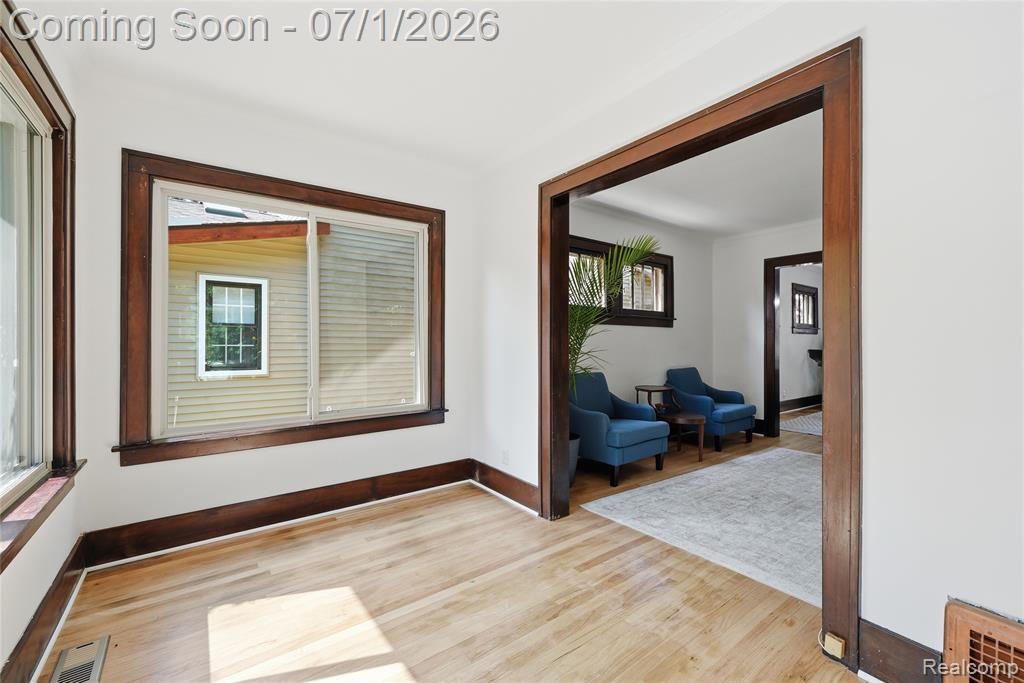 715 Laprairie Street, Ferndale, MI 48220 — Photo 8