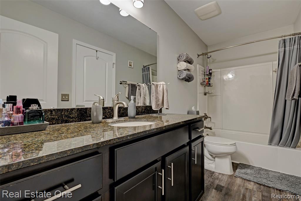 4316 Pebble Creek Boulevard, Grand Blanc, MI 48439 — Photo 27