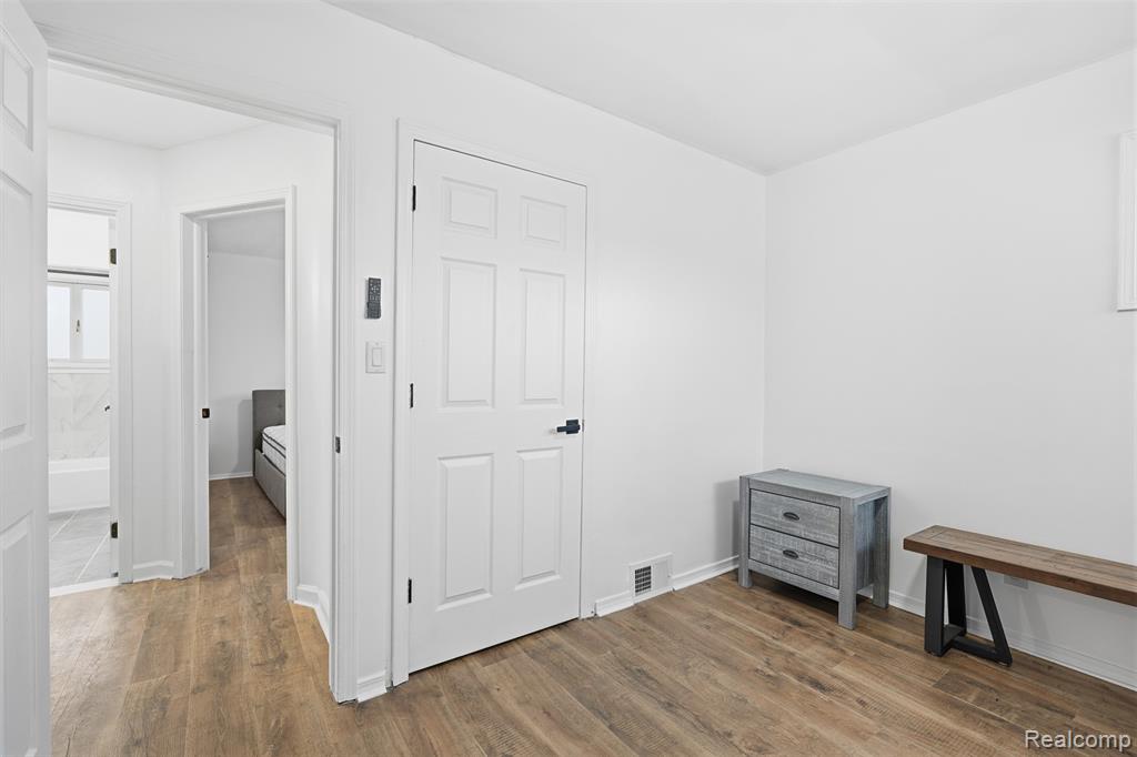 33060 Cherry Hill Road, Garden City, MI — Photo 12
