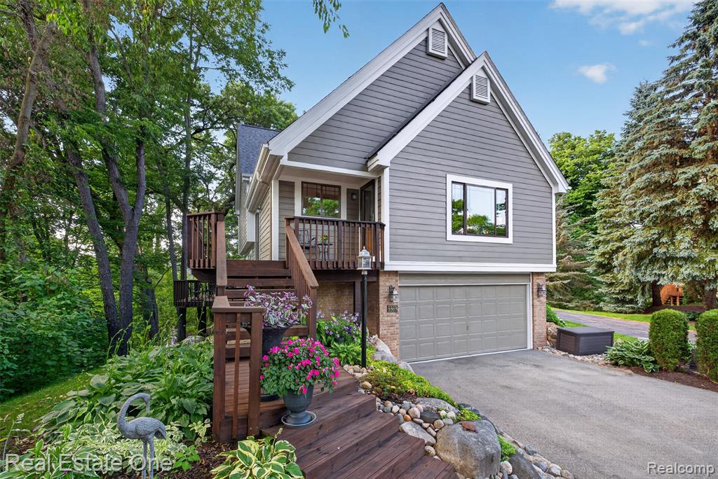 5569 Northcrest Court, Clarkston, MI — front exterior