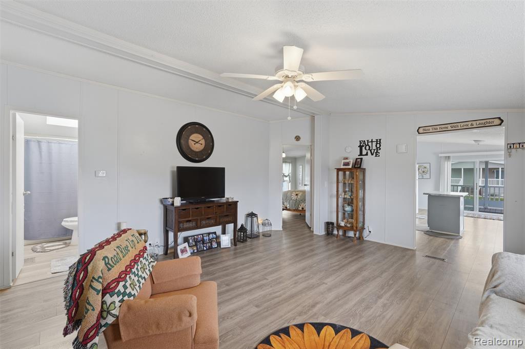 4425 Wynnwood Drive, Howell, MI 48843 — Photo 6
