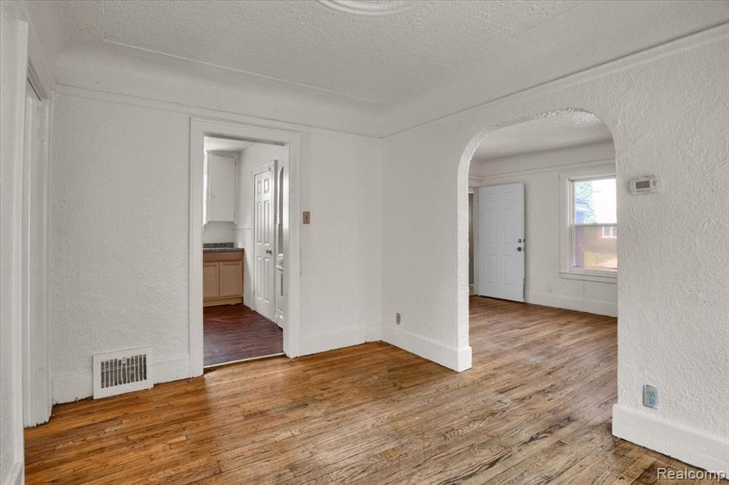 8335 Wisconsin Street, Detroit, MI 48204 — Photo 14