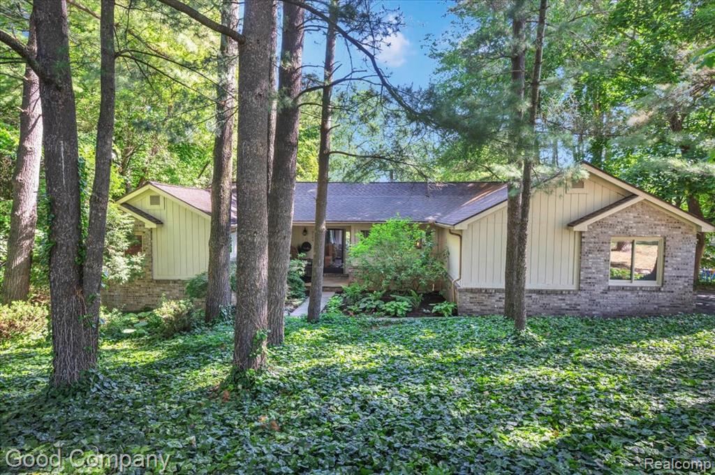 5504 Starwood Drive, Commerce Twp, MI 48382 — front exterior
