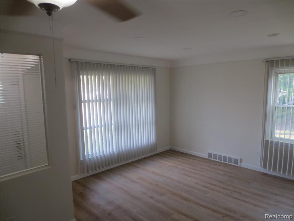 9535 Dixie, Redford, MI 48239 — Photo 12