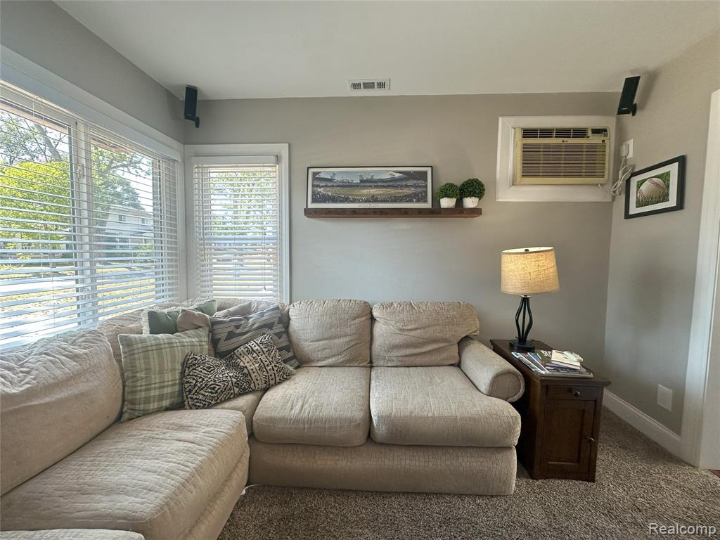 61 E Brickley, Hazel Park, MI 48030 — Photo 5