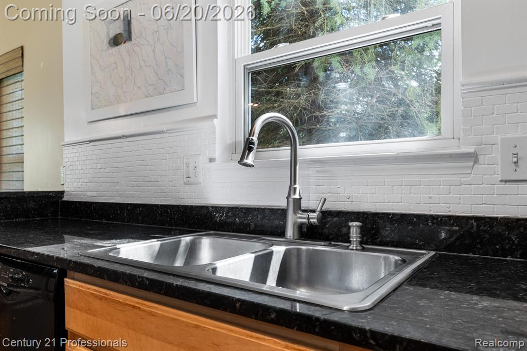3305 Grove Lane, Auburn Hills, MI 48326 — Photo 14