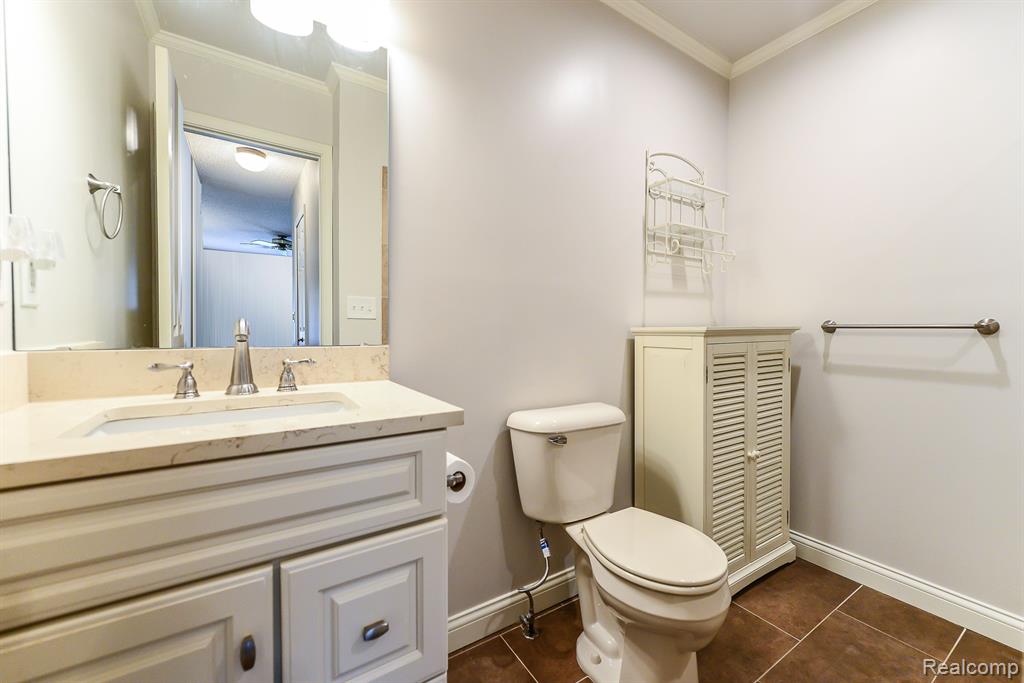 35037 Red Pine Drive, 116, Farmington Hills, MI 48335 — Photo 15
