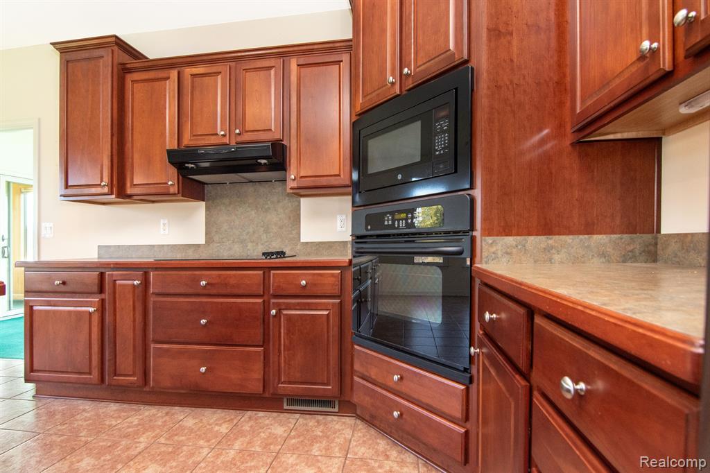 2481 ANDREW THOMAS Trail, Ann Arbor, MI 48103 — Photo 18