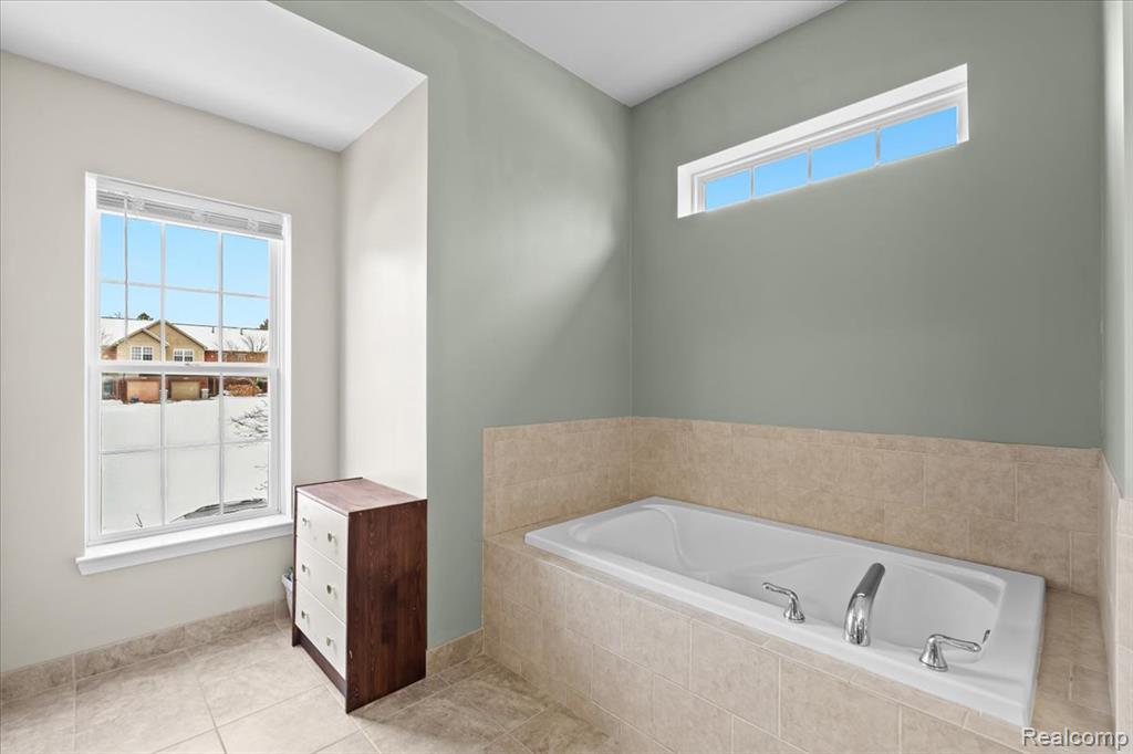 5901 High Point Court, Brighton, MI, 48116