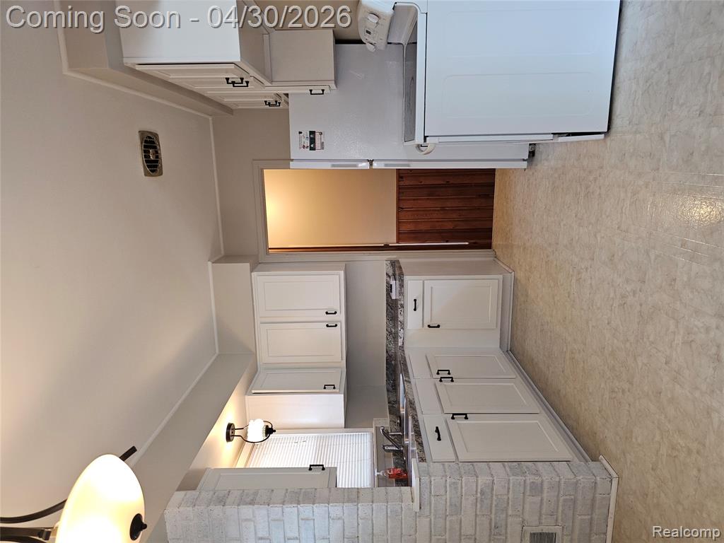 7355 W Frumin Court, Westland, MI — Photo 11