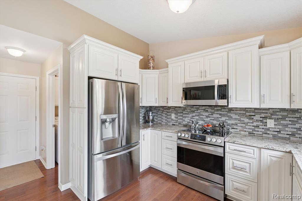1244 Crystal Pointe Circle, Fenton, MI 48430 — Photo 13