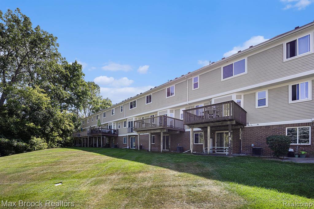 4899 Green Court, Shelby Twp, MI 48317 — Photo 17