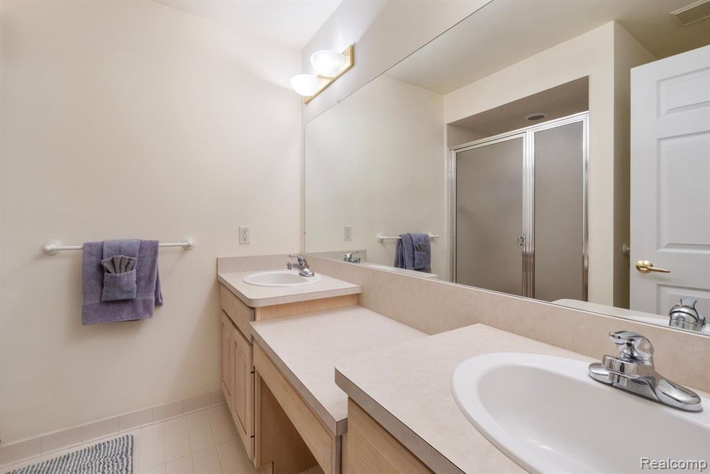 4444 Wisteria Court, Warren, MI 48092 — Photo 23