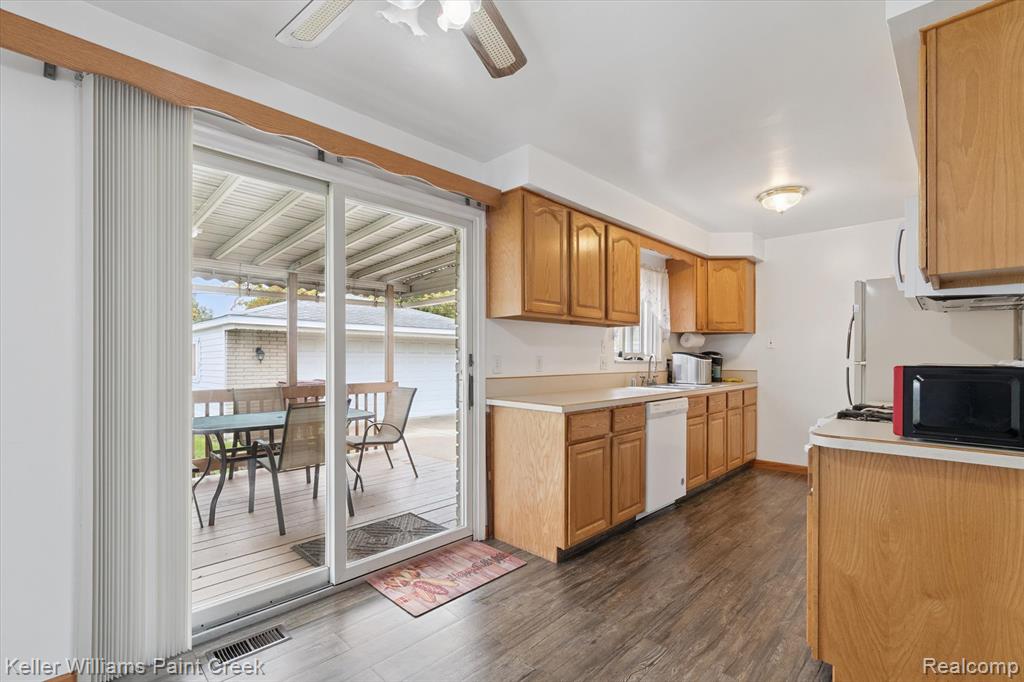 8457 Potomac Street, Center Line, MI 48015 — Photo 16