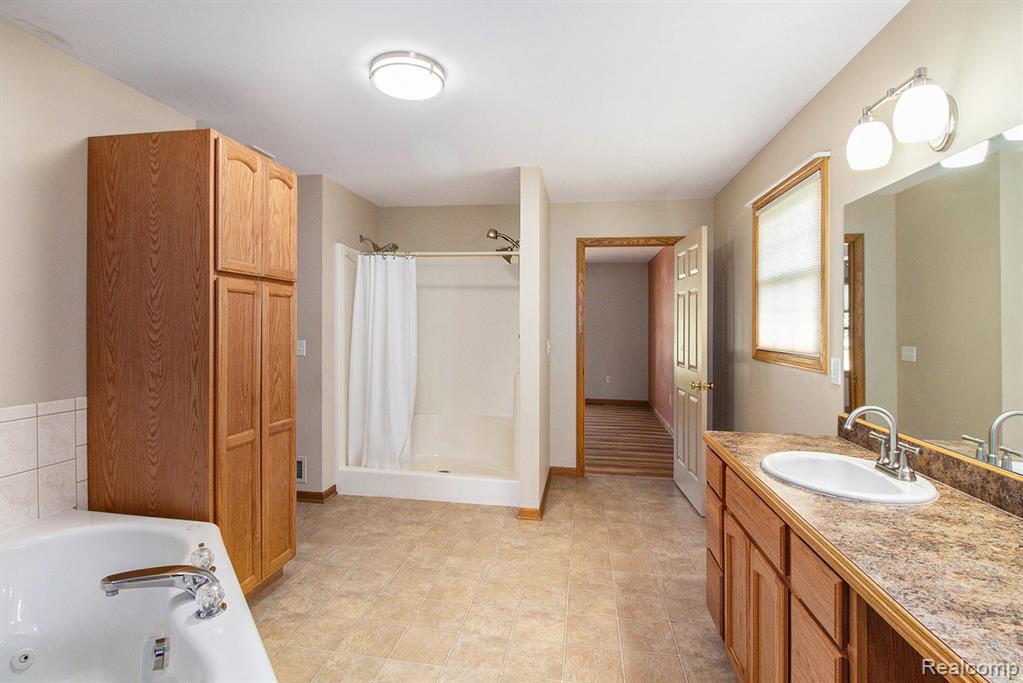 2173 Fawn Glen Circle, Lapeer, MI 48446 — Photo 20