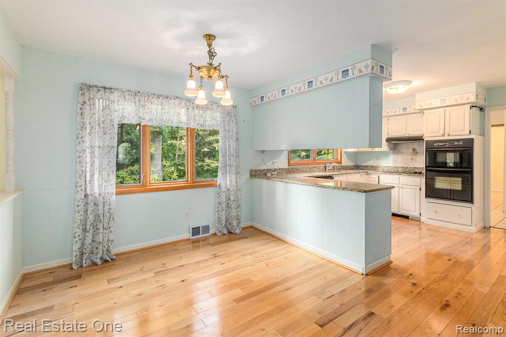 4255 Petrel Court, Highland, MI — Photo 13