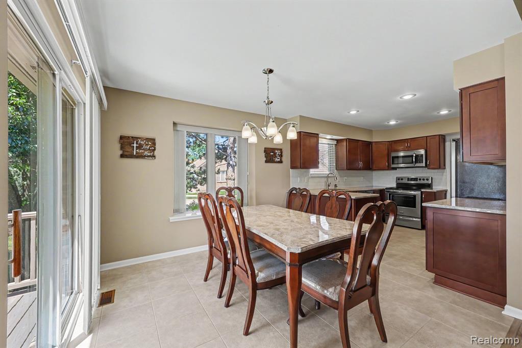 13750 Treeland Drive, Utica, MI 48315 — Photo 15