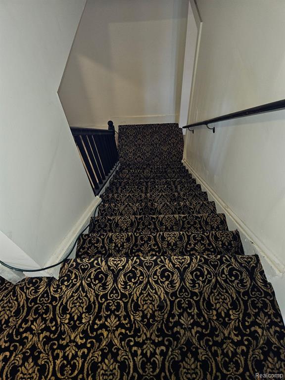 100 MASSACHUSETTS Street, Highland Park, MI 48203 — Photo 15
