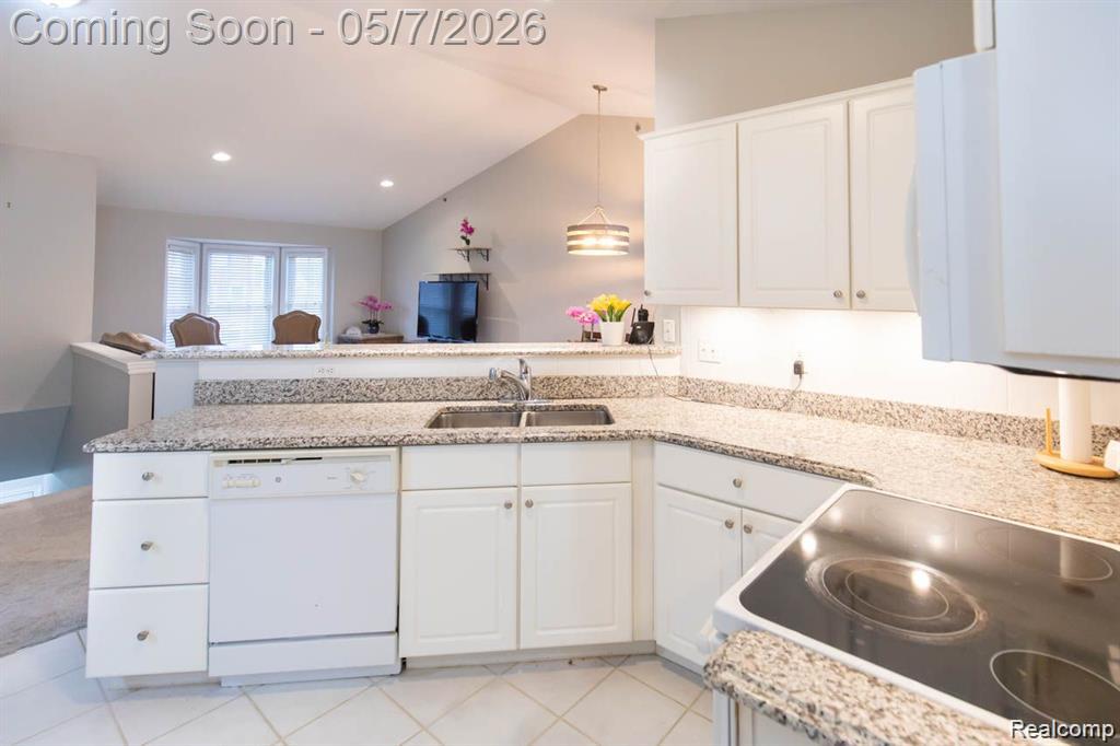 1560 W Lakeview Lane, Canton, MI 48187 — Photo 9