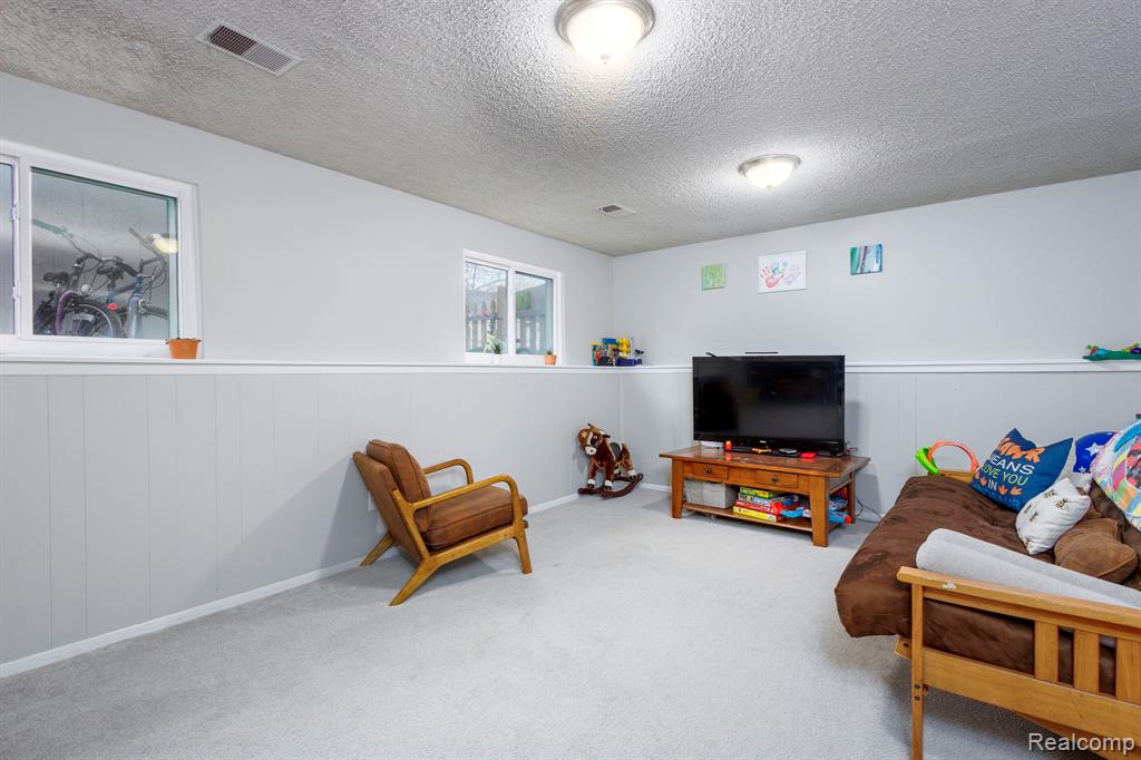 5171 DURNHAM Drive, Waterford, MI 48327 — Photo 19