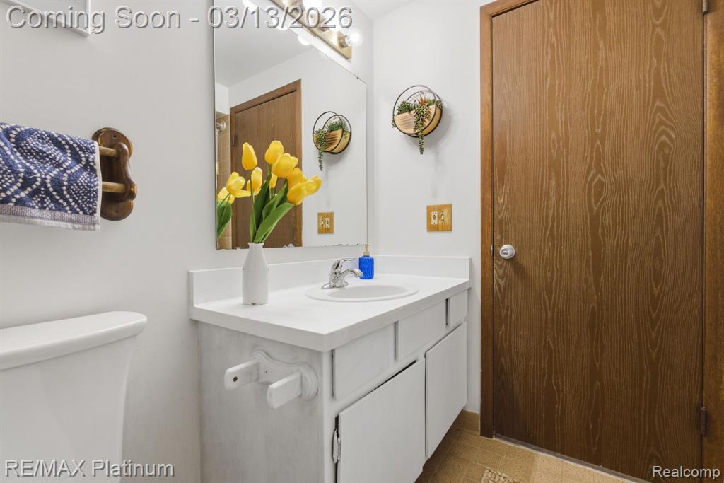 834 Abbey Lane, Milford, MI 48381 — Photo 23