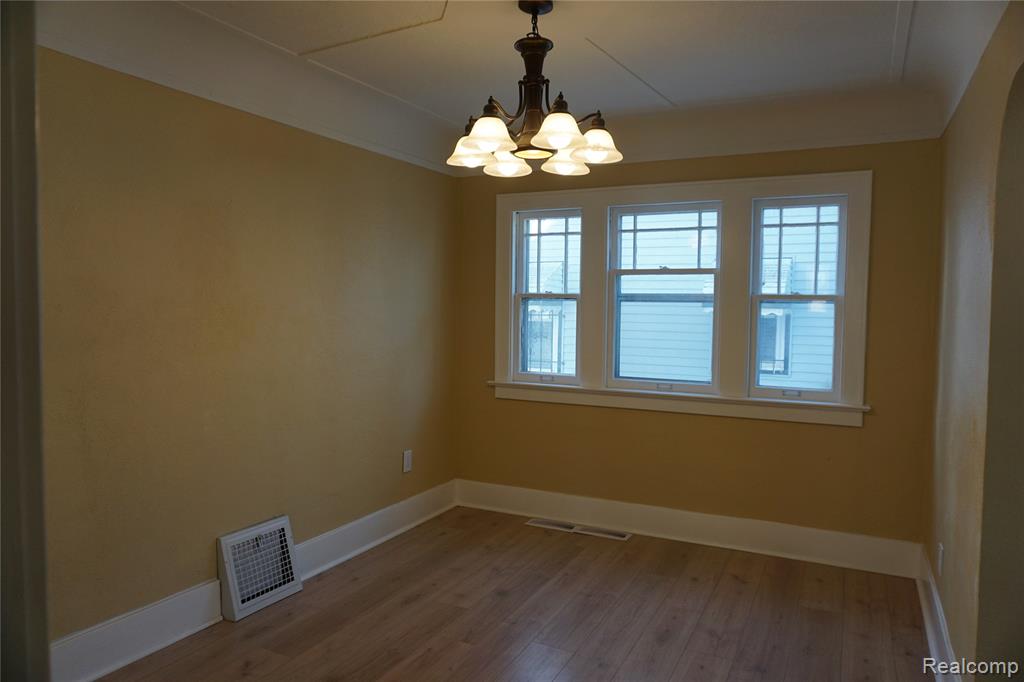 217 W Dewey Street, Flint, MI 48505 — Photo 5