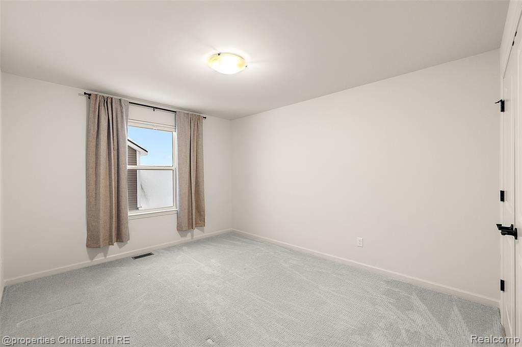 2436 Parkshore Drive, Commerce Twp, MI 48382 — Photo 44