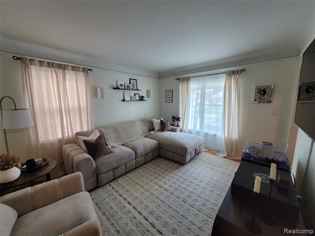 2108 McLain Avenue, Lincoln Park, MI, 48146