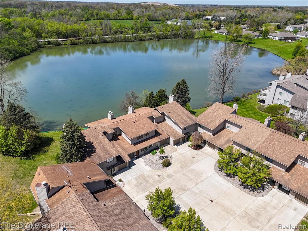 9538 Fenhill Drive, Grand Blanc, MI 48439 — Photo 54