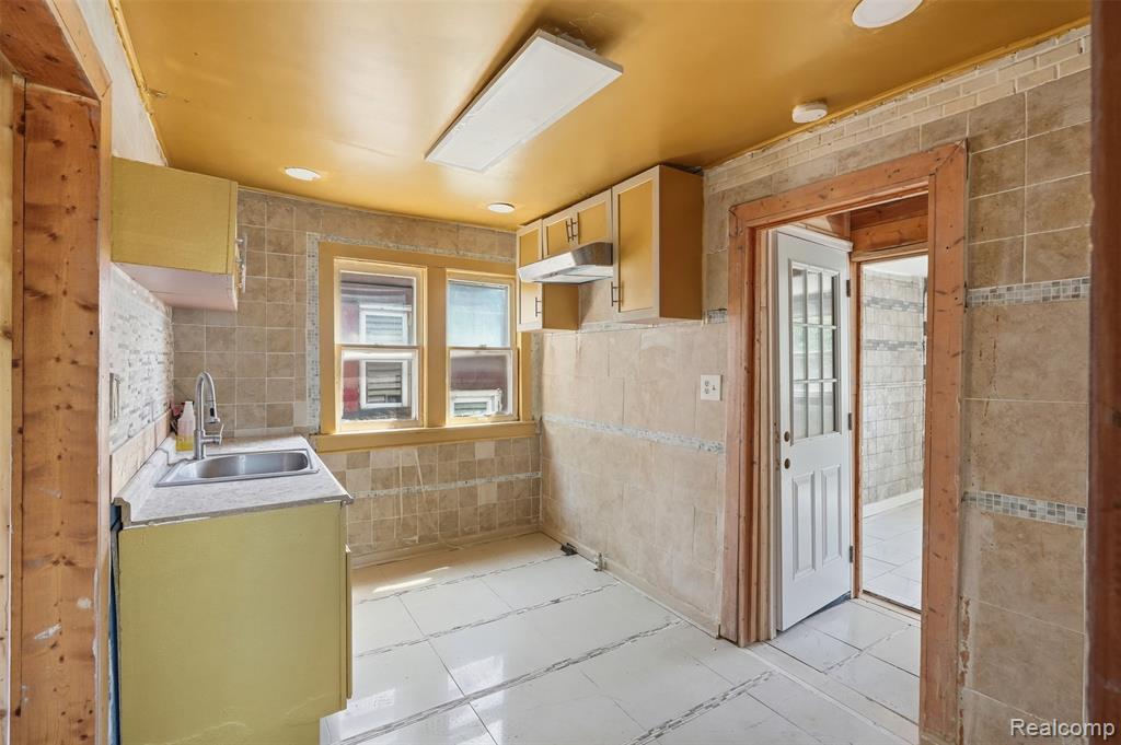 9388 Ward Street, Detroit, MI 48228 — Photo 15