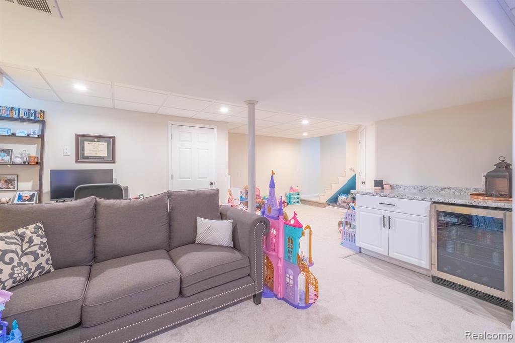 6775 CANTERBURY Lane, Clarkston, MI 48348 — Photo 21