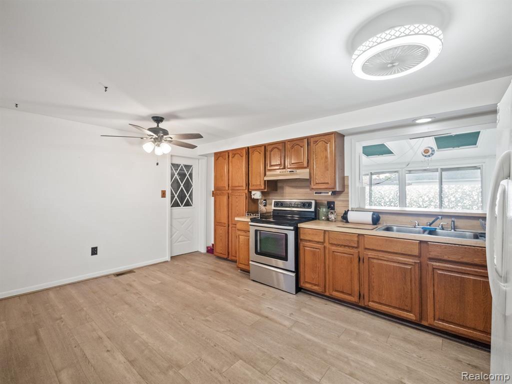 7324 POWERS Court, Shelby Twp, MI 48317 — Photo 6