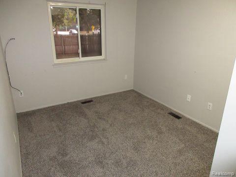 7265 Ida Terrace, Waterford, MI 48329 — Photo 23