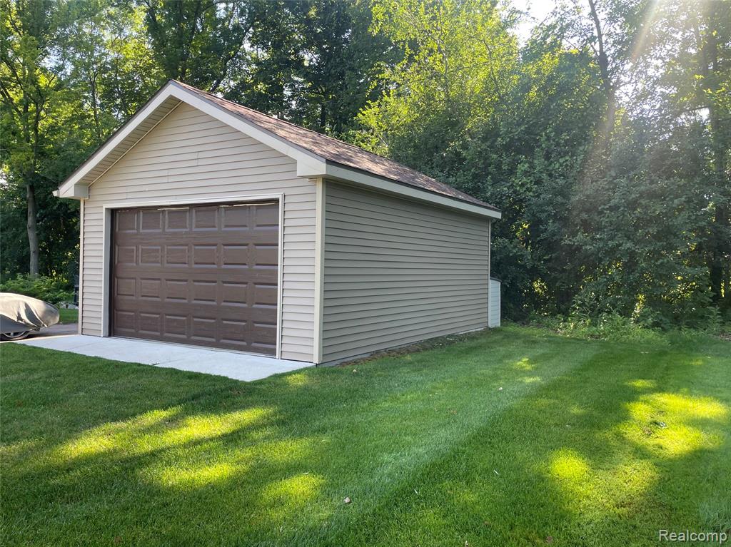 21150 E Chigwidden Street, Northville, MI 48167 — Photo 31