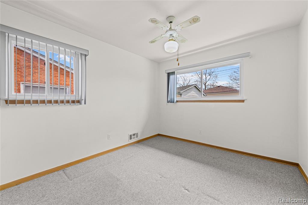 25629 Ridgeway Street, Dearborn Heights, MI 48127 — Photo 9