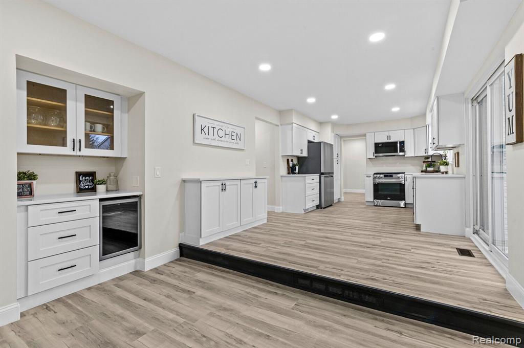 7451 ADMIRALTY Drive, Canton, MI 48187 — Photo 16
