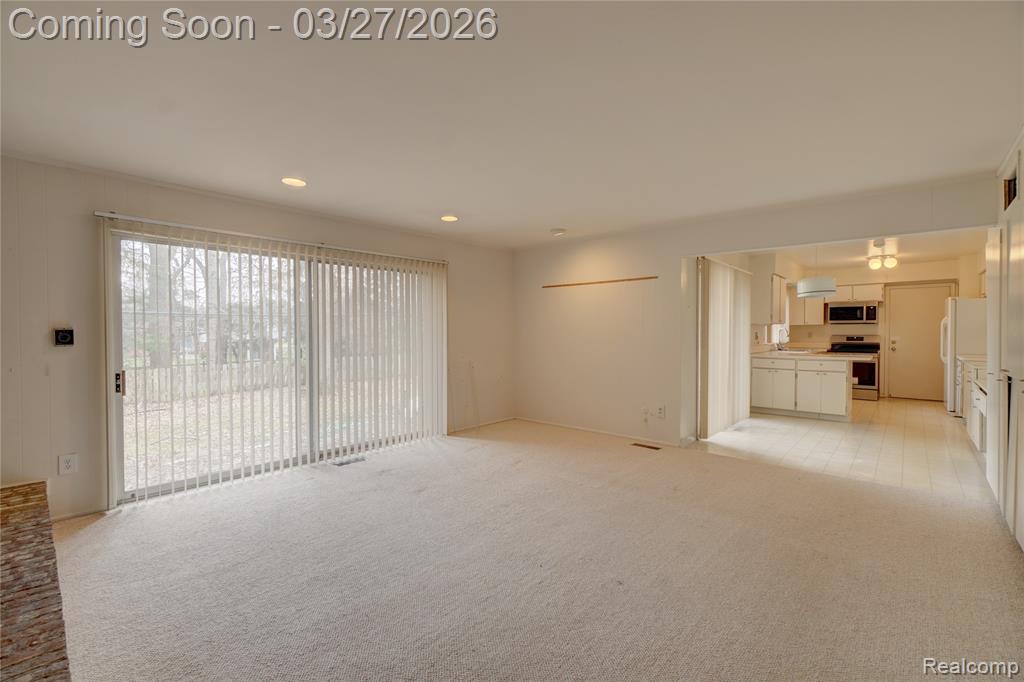 6974 Woodside Trail, West Bloomfield, MI — Photo 11