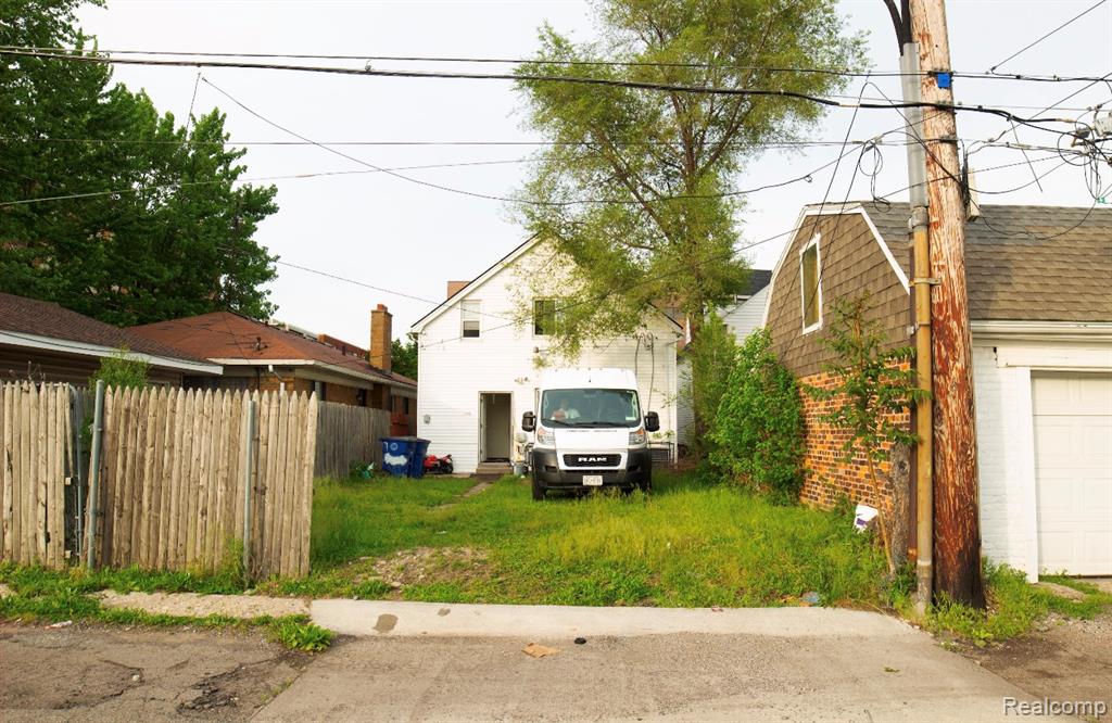 12153 McDougall Street, Hamtramck, MI 48212 — Photo 24
