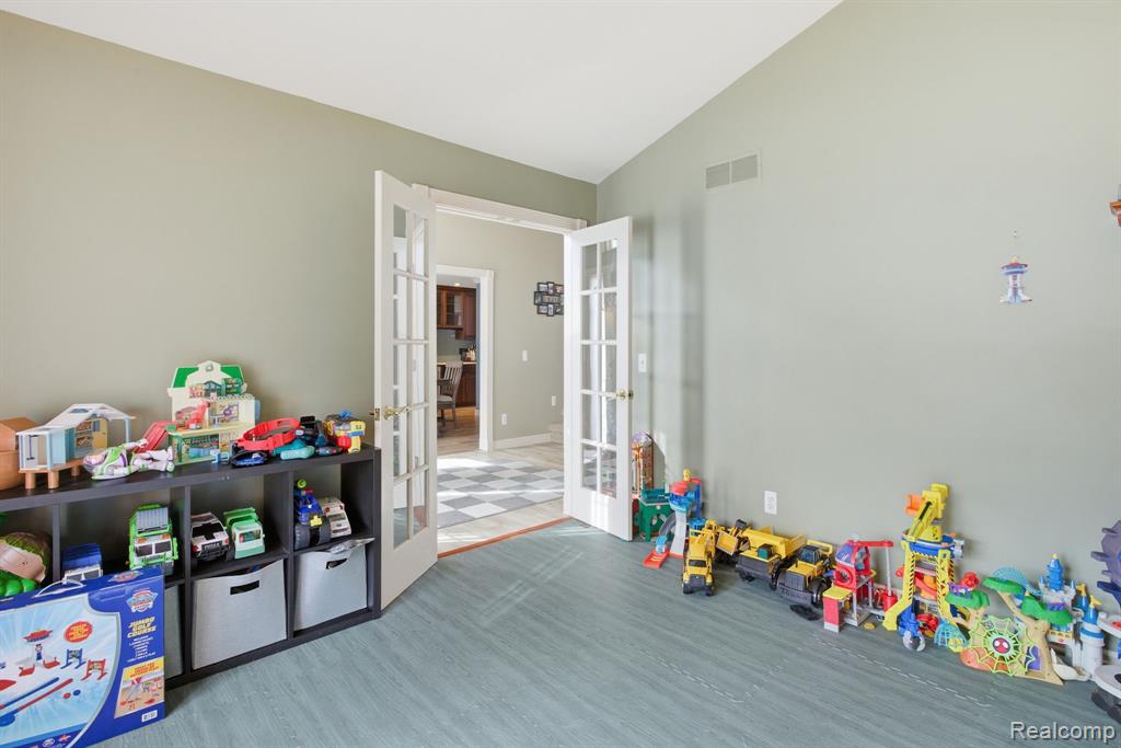 1275 Hendrie, Canton, MI 48187 — Photo 13