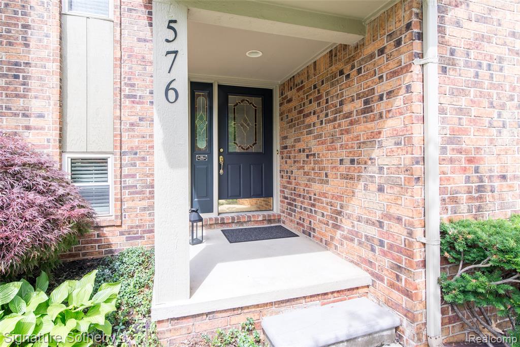576 Ten Point Drive, Rochester Hills, MI 48309 — Photo 47