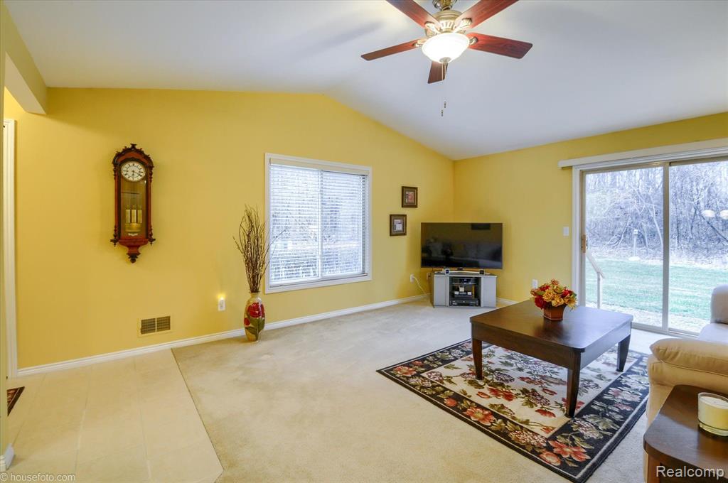 17430 N LUCILLE Circle, New Boston, MI 48164 — Photo 5
