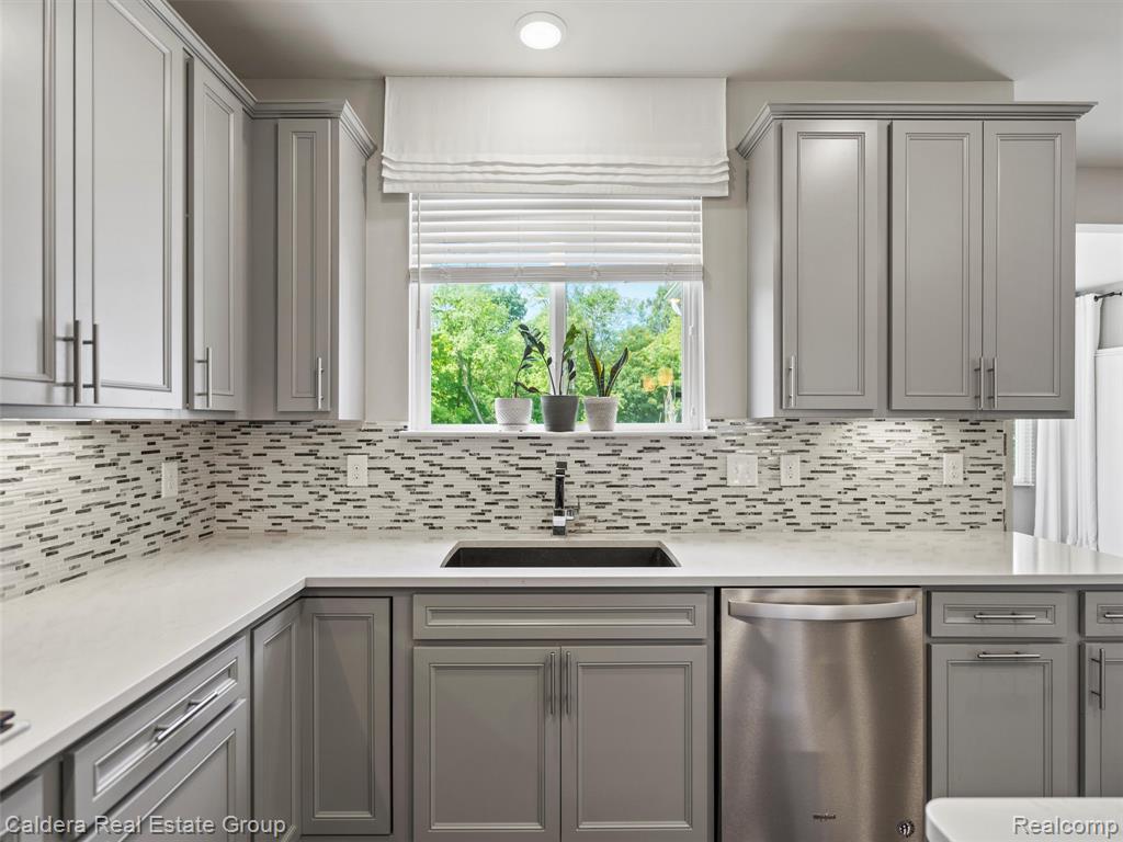4132 Walcott Drive, Lake Orion, MI — Photo 14