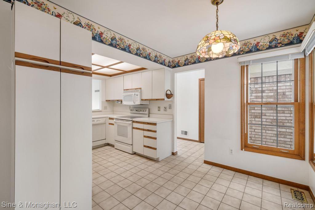 43389 RIVERBEND Boulevard, Clinton Twp, MI 48038 — Photo 28