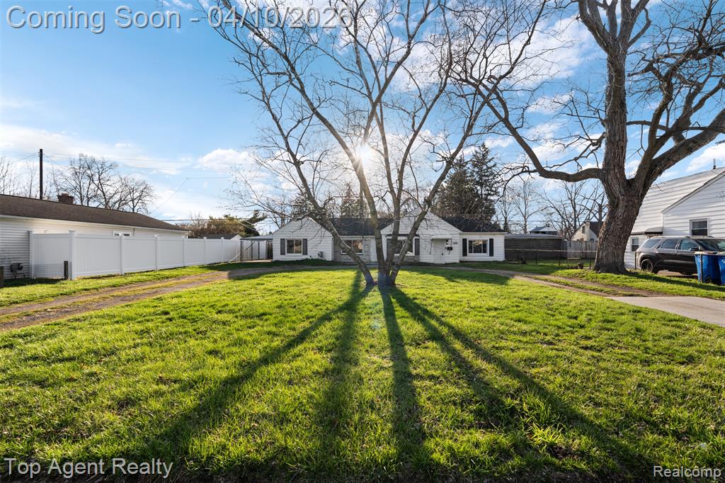 23615 Columbus Avenue, Warren, MI 48089 — Photo 4