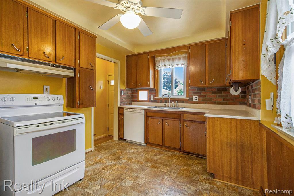 6647 SHARON Street, Garden City, MI — Photo 7