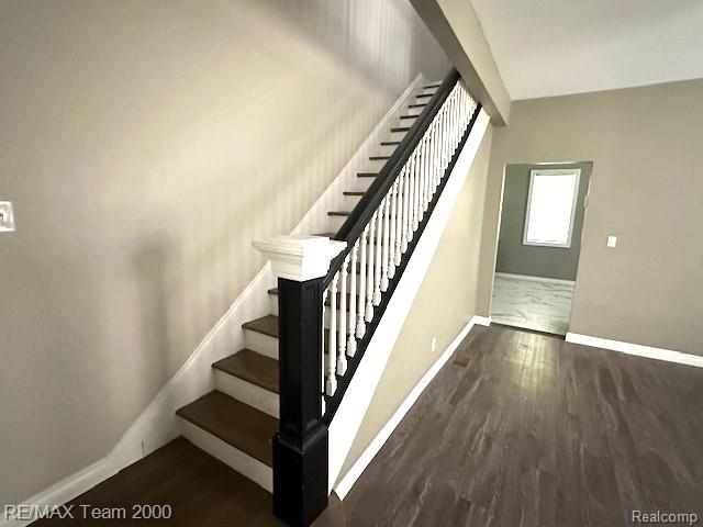 233 Leicester Court, Detroit, MI 48202 — Photo 13