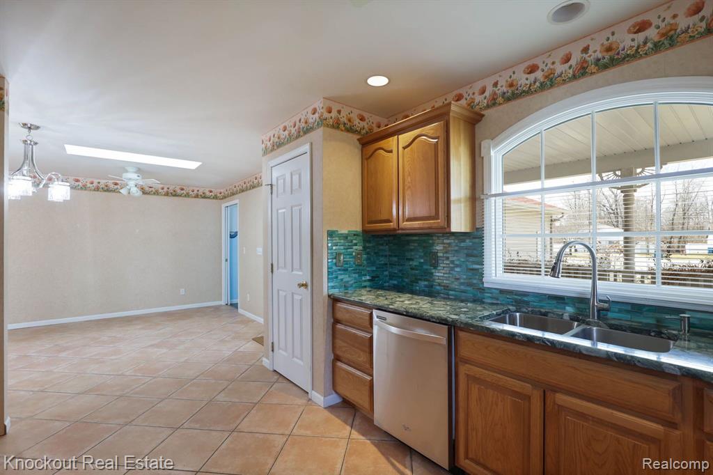 4887 CANTERBURY, Vassar, MI 48768 — Photo 13