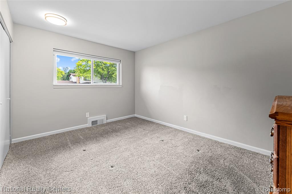 52655 Pappy, Shelby Twp, MI 48316 — Photo 14