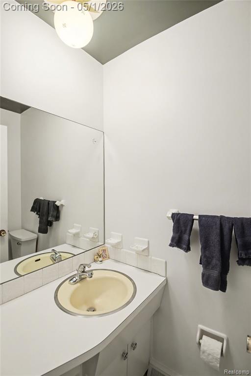 4400 Hedgethorn Circle, Burton, MI 48509 — Photo 12