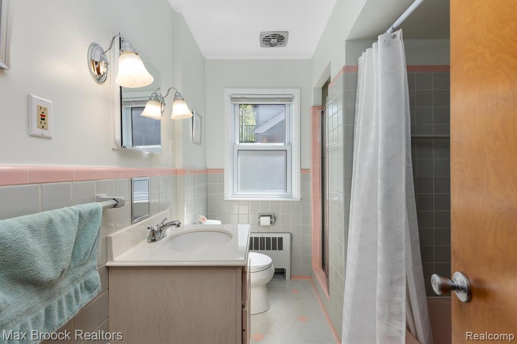 432 W CAMBOURNE Street, Ferndale, MI 48220 — Photo 19